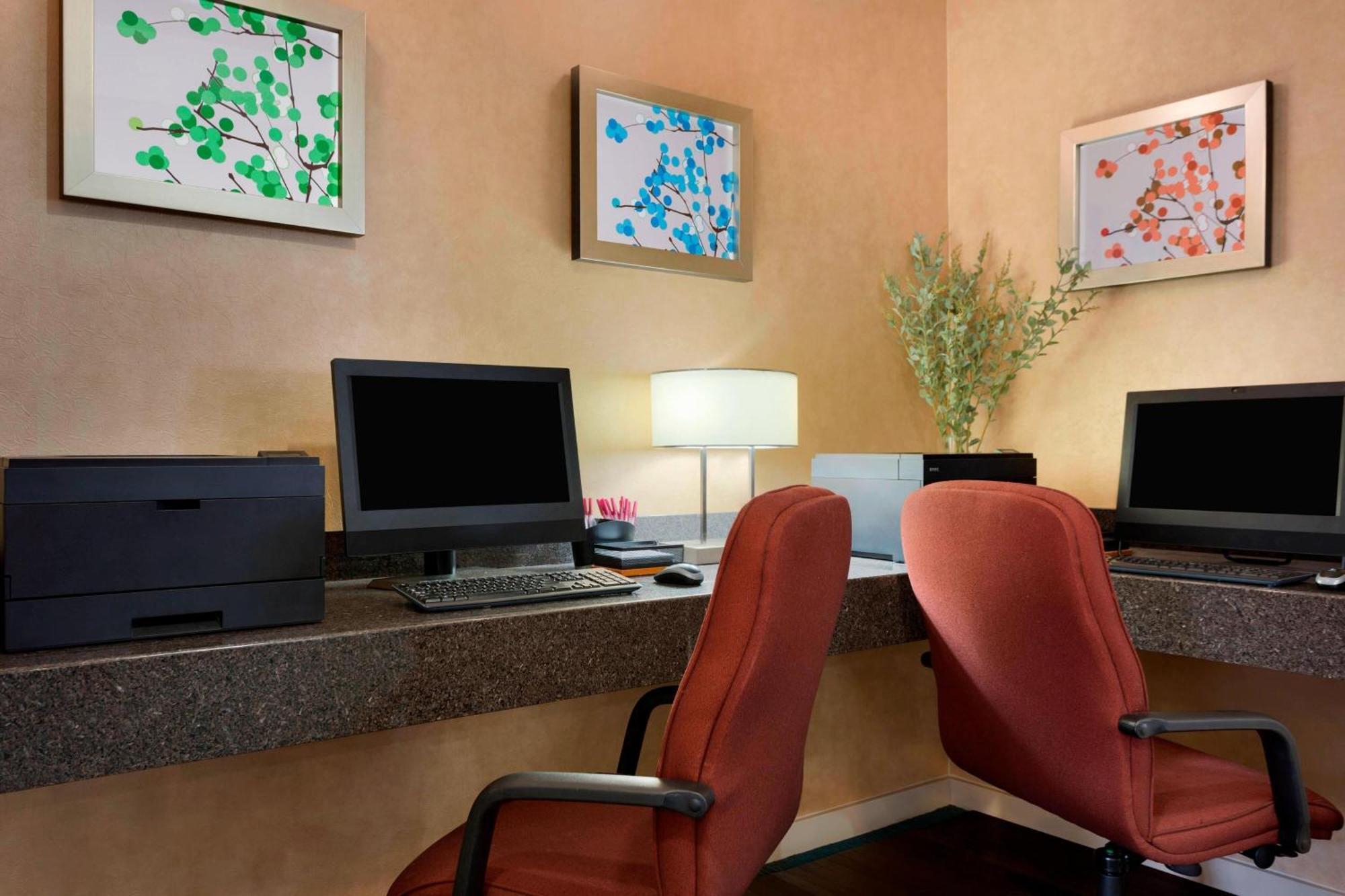 By Marriott Houston The Woodlands/lake Front Circle Hotel 3*